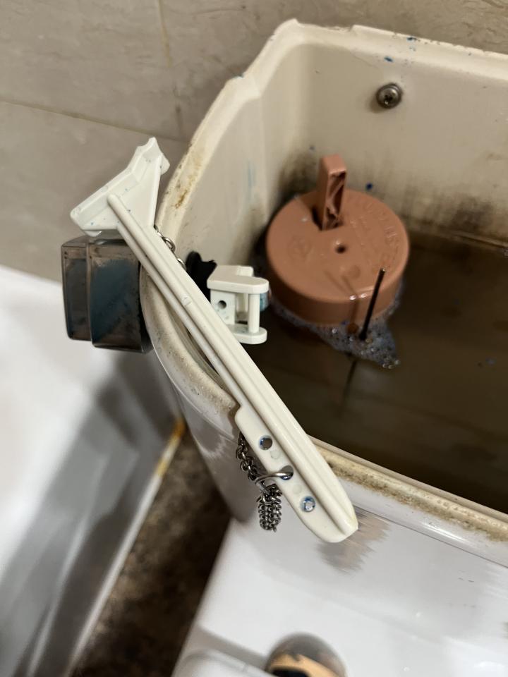 馬桶安裝工作照片