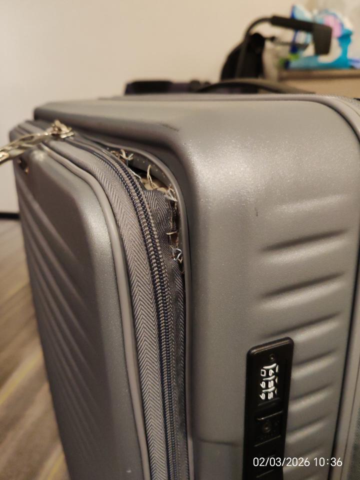 行李箱維修工作照片