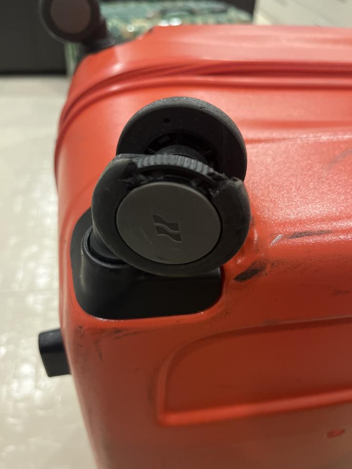 行李箱維修工作照片