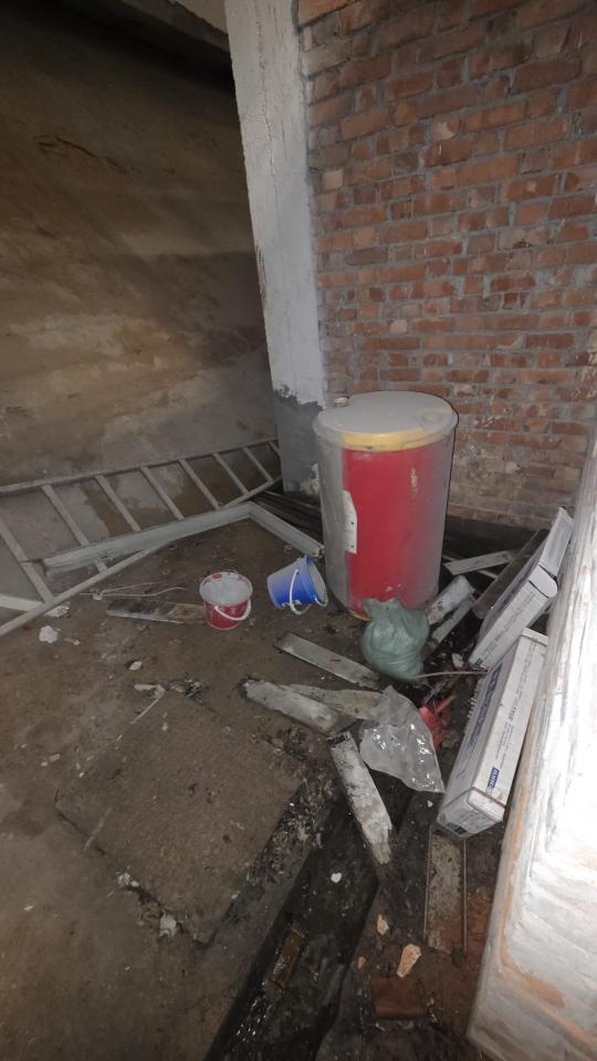 大型垃圾處理工作照片