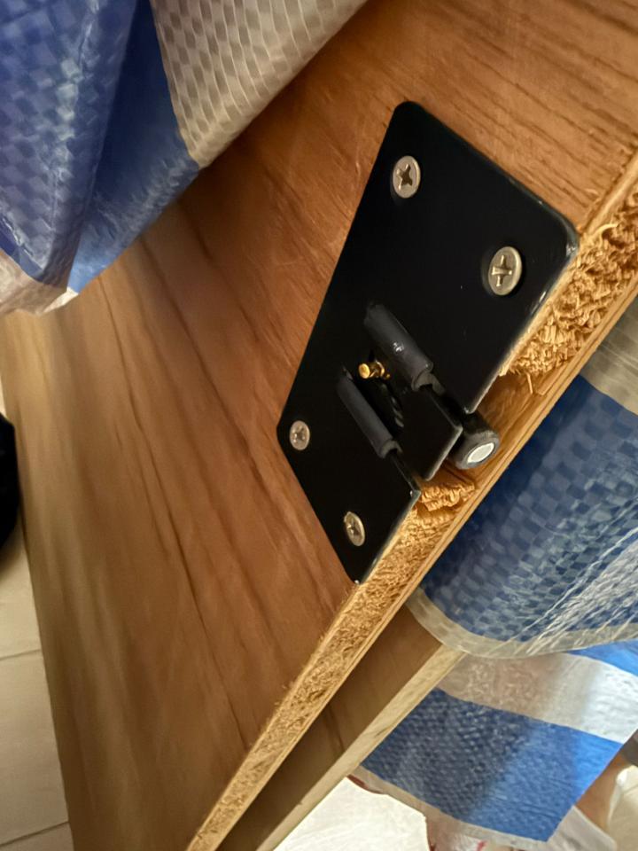 傢俬維修工作照片