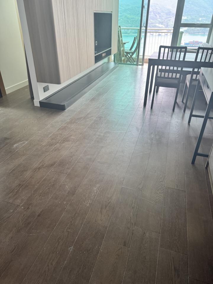 木地板打磨翻新工作照片