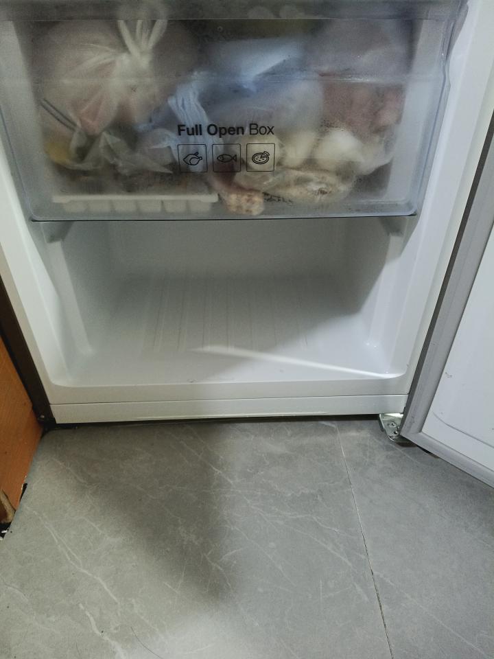 雪櫃維修工作照片