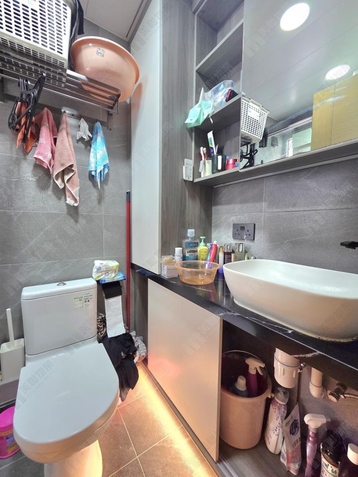 Toilet Installation & RepairJob photo