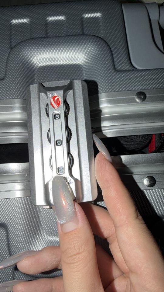 Luggage RepairJob photo