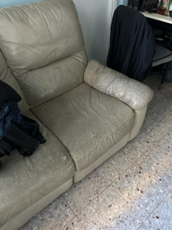 Furniture RepairJob photo