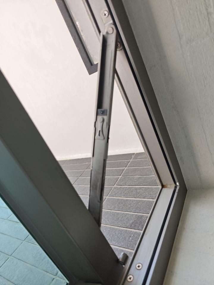 Door repairJob photo