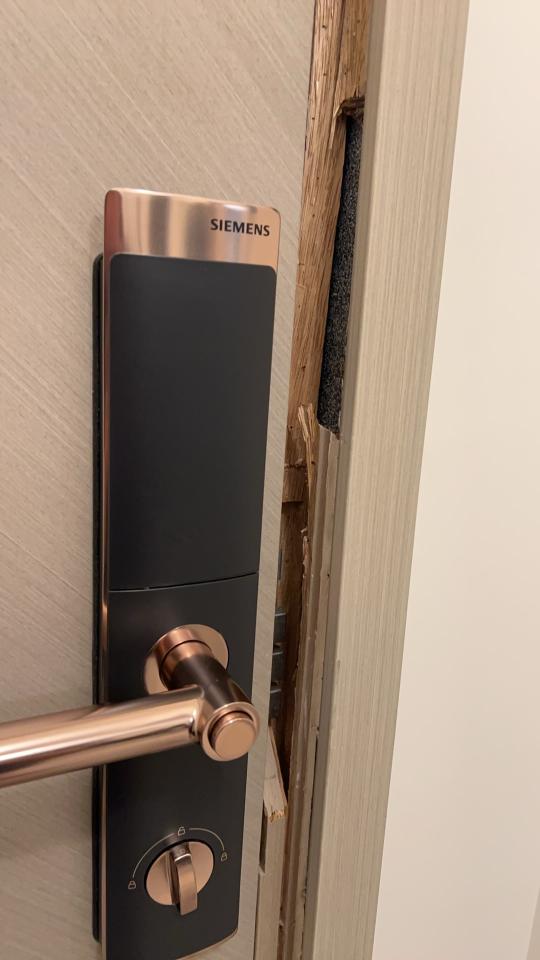 Door repairJob photo