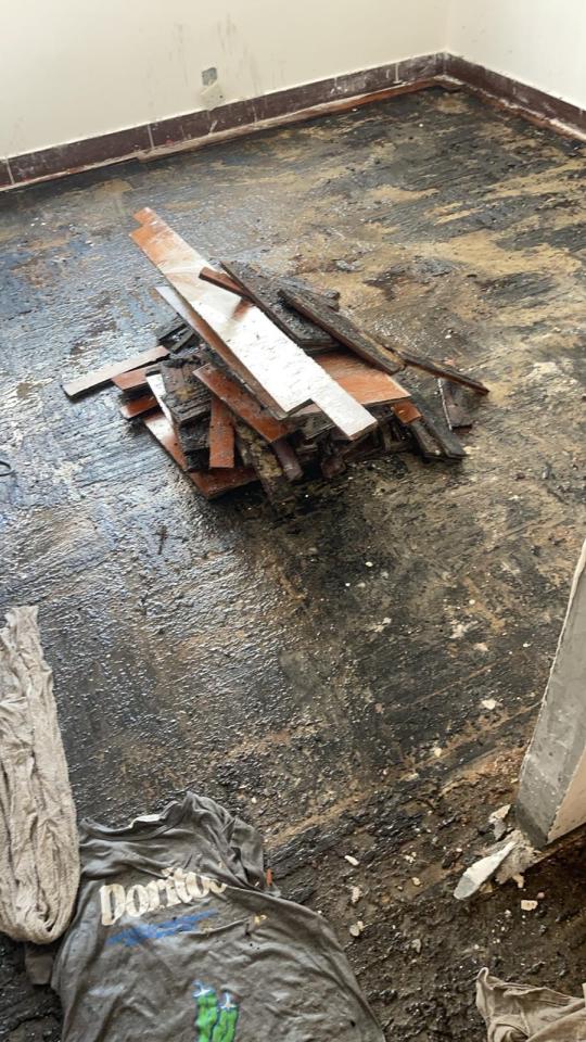 石塑地板工作照片