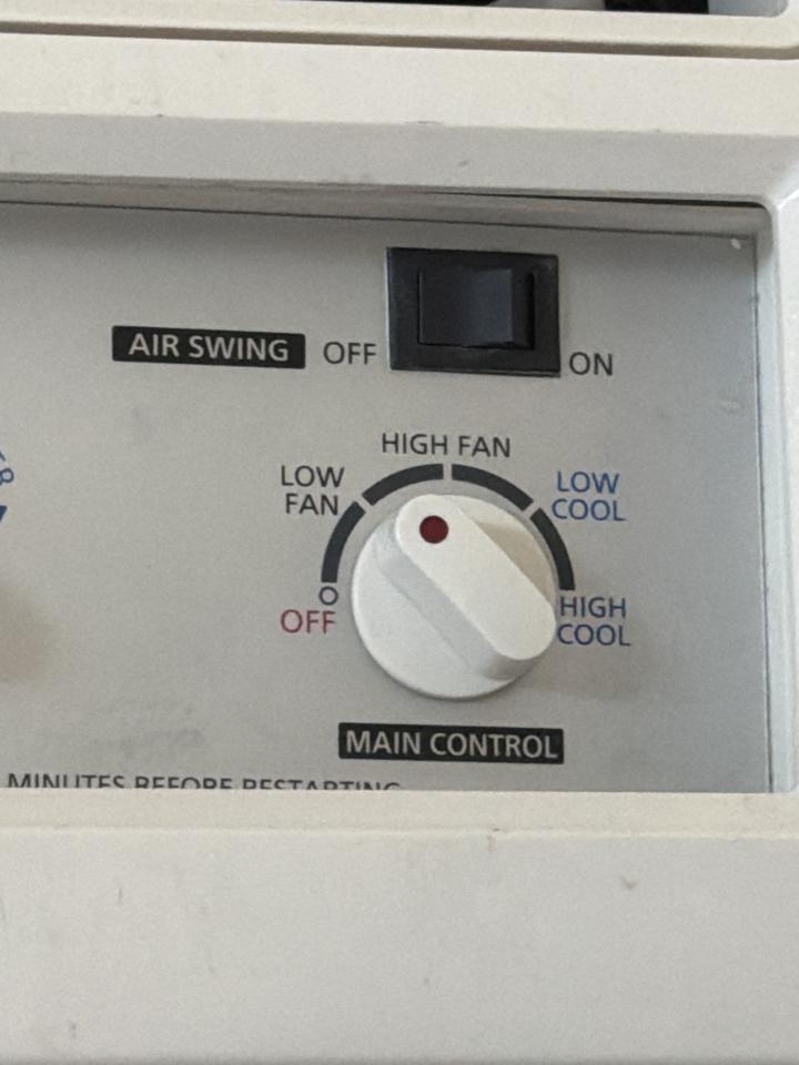冷氣維修工作照片