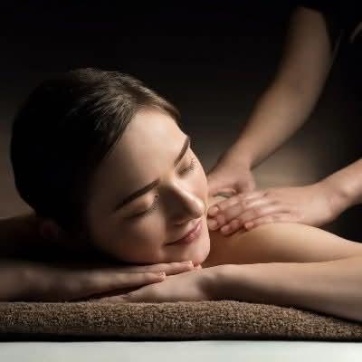 香港上門按摩 Ivan - 提供上門舒適推油按摩服務, 私隱保密, 歡迎辦公室女士, 主婦或旅客預約 (只限女賓)
