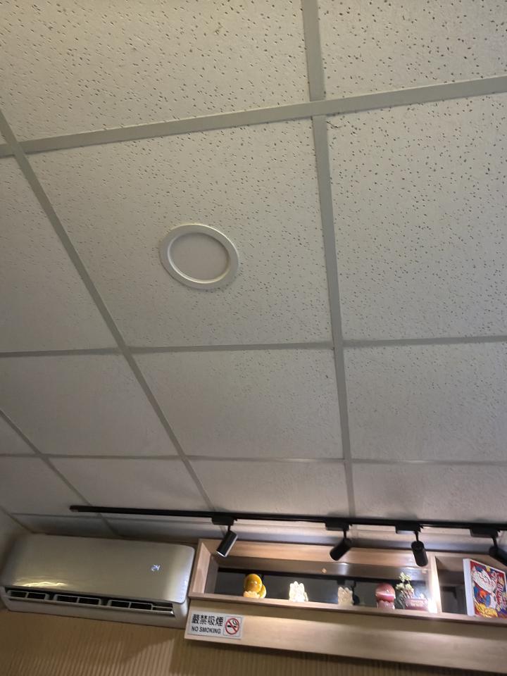 天花工程工作照片