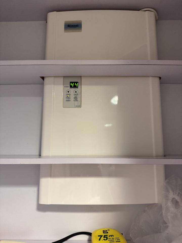 熱水爐安裝維修工作照片