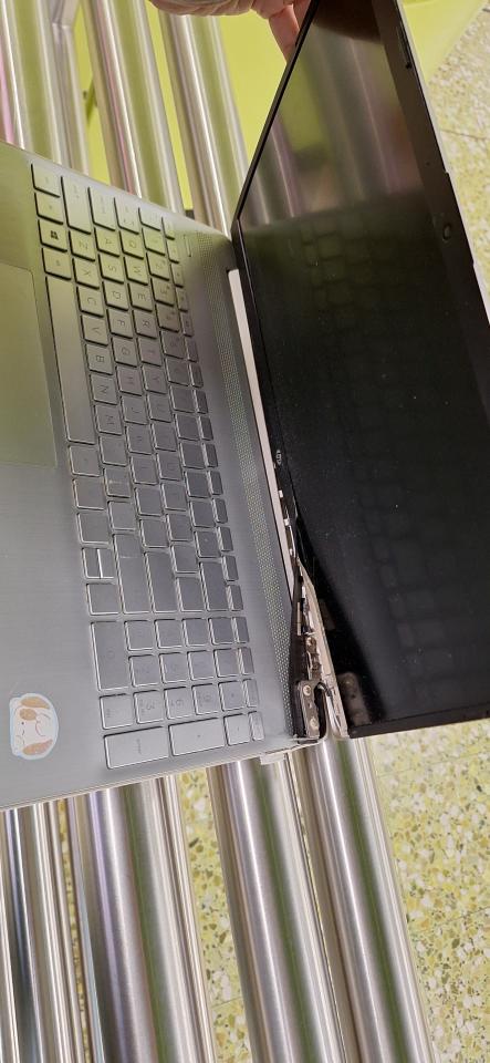 電腦維修工作照片