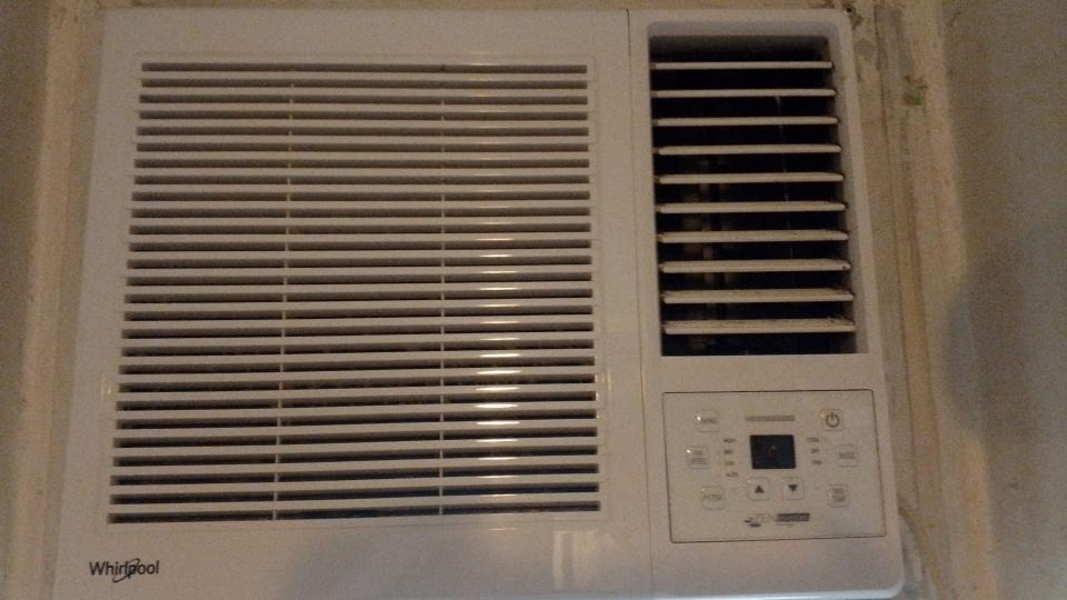 冷氣維修工作照片