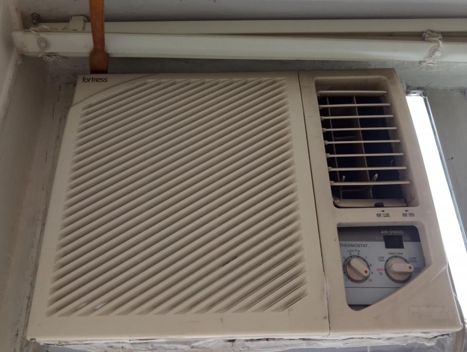 冷氣維修工作照片