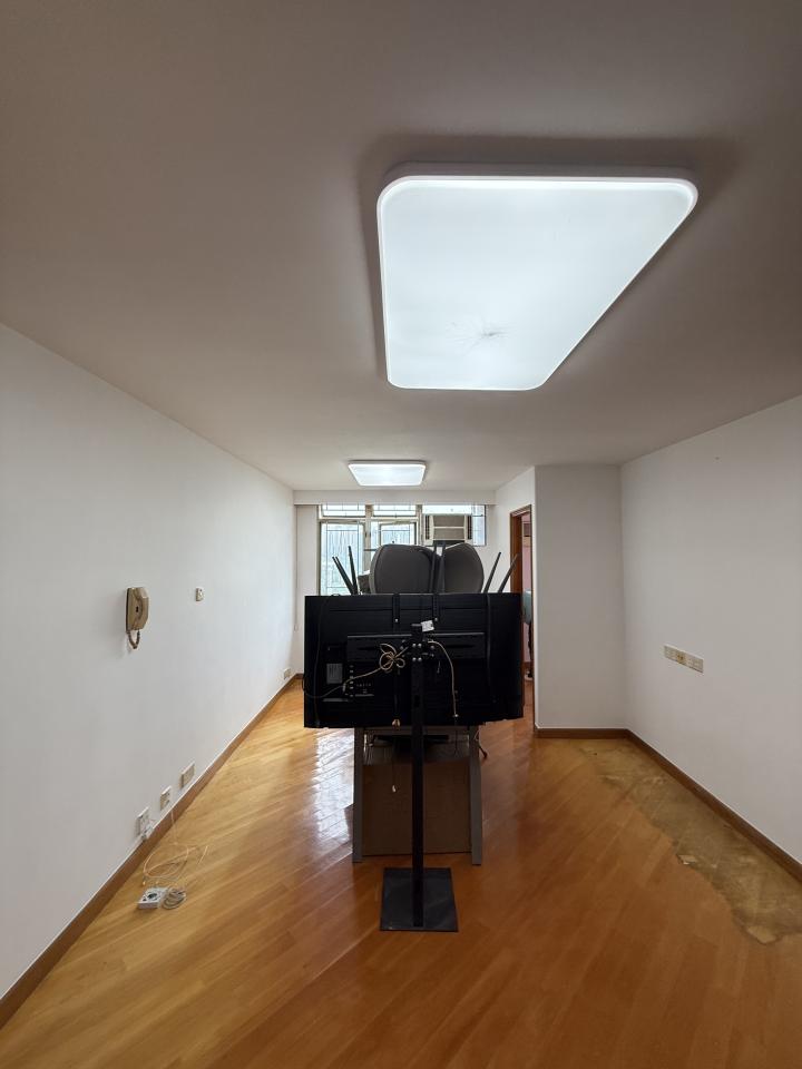 地板拋光打蠟工作照片