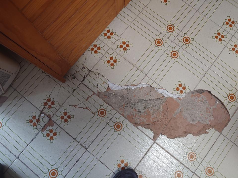 磁磚維修工作照片