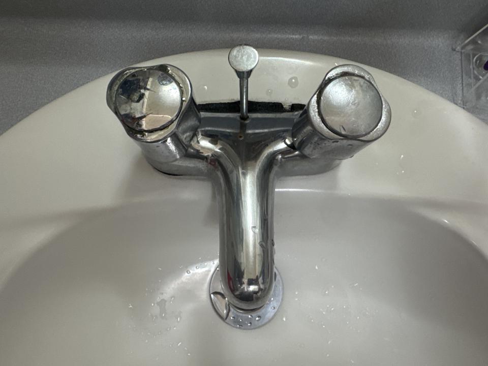 水龍頭安裝工作照片