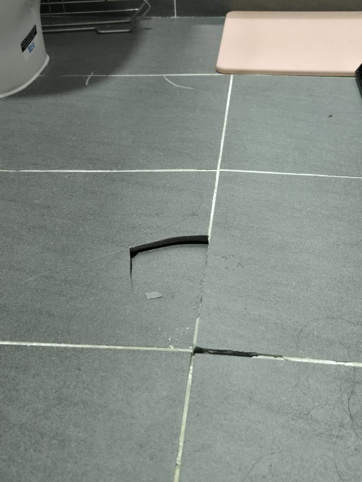 磁磚維修工作照片