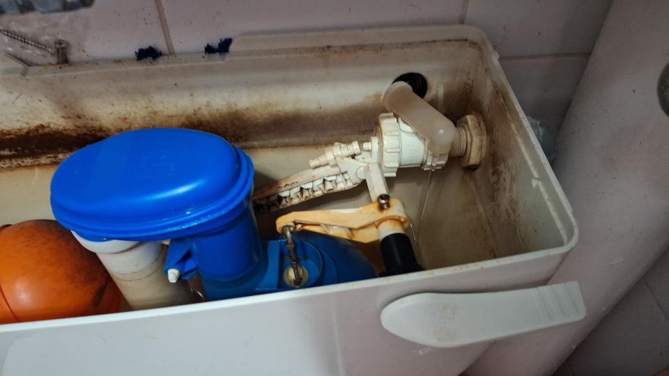 馬桶安裝工作照片