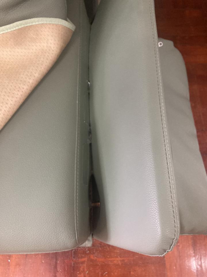 傢俬維修工作照片