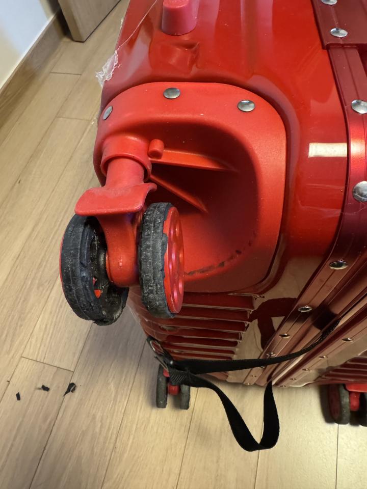 行李箱維修工作照片