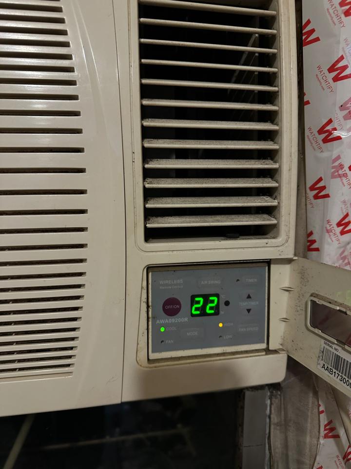 冷氣維修工作照片