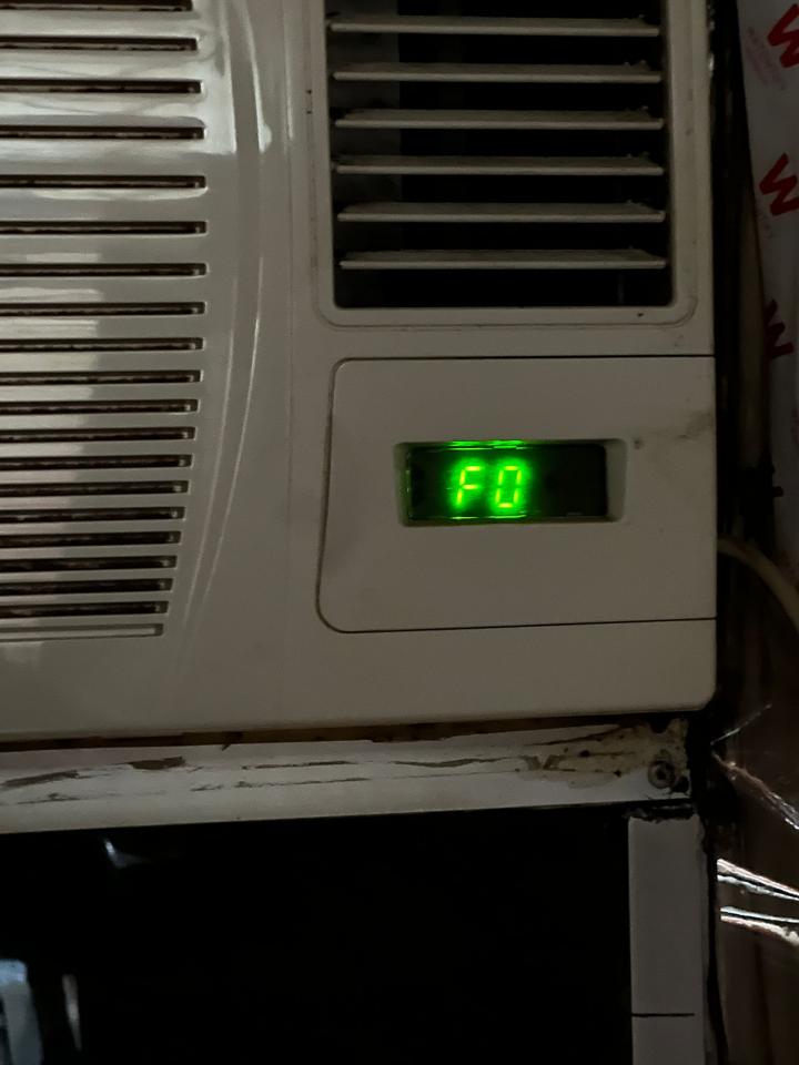 冷氣維修工作照片