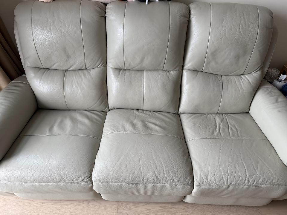 Furniture RepairJob photo