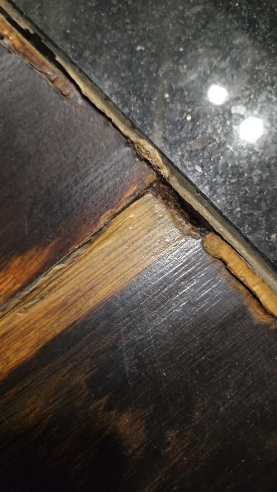 木地板打磨翻新工作照片