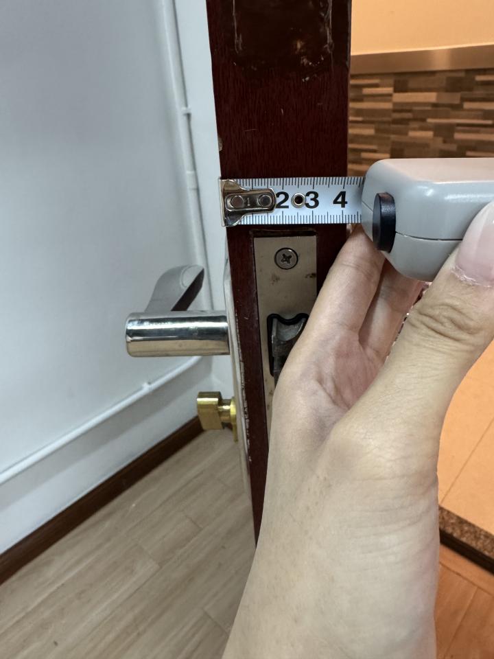 電子門鎖安裝工作照片