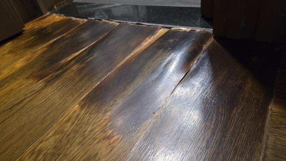 木地板打磨翻新工作照片