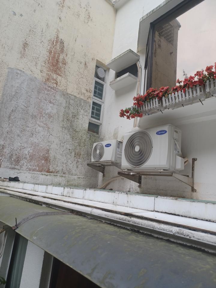 冷氣維修工作照片