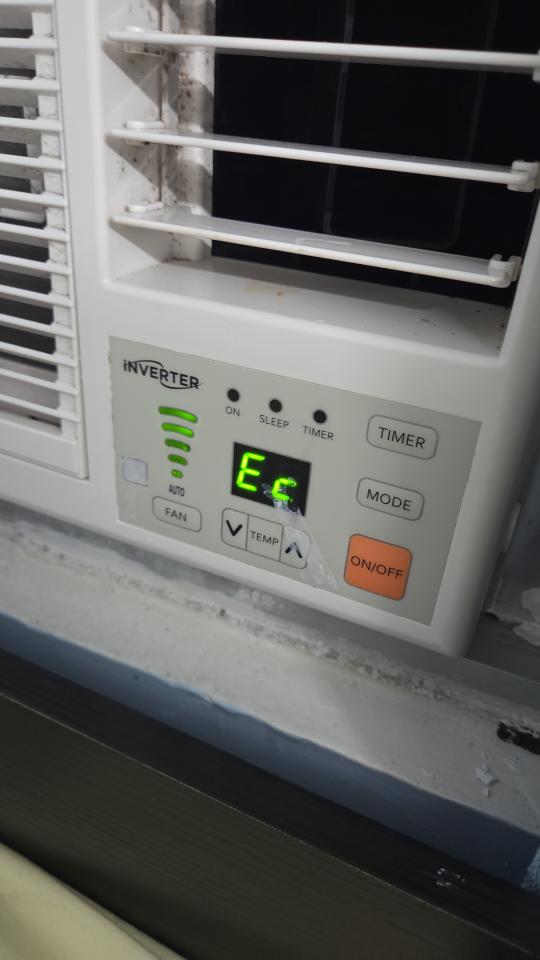 冷氣維修工作照片