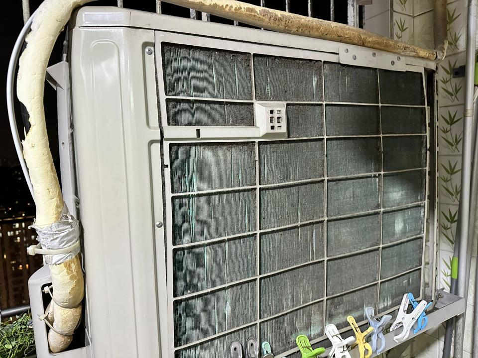 冷氣維修工作照片