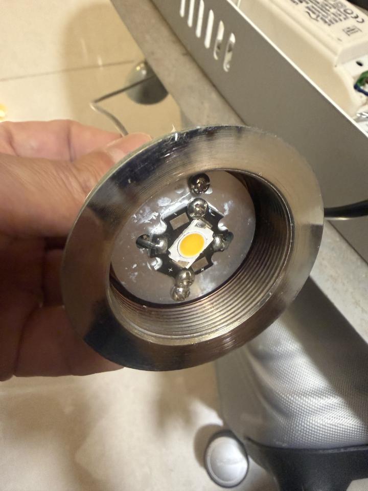 燈飾維修工作照片