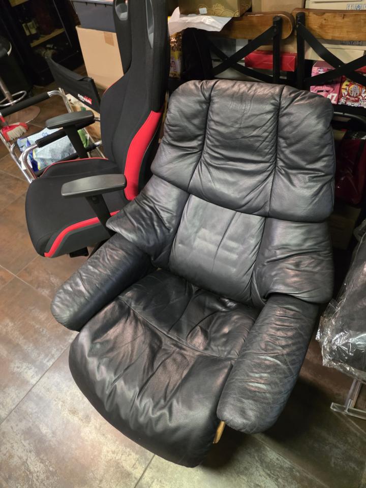 Furniture RepairJob photo