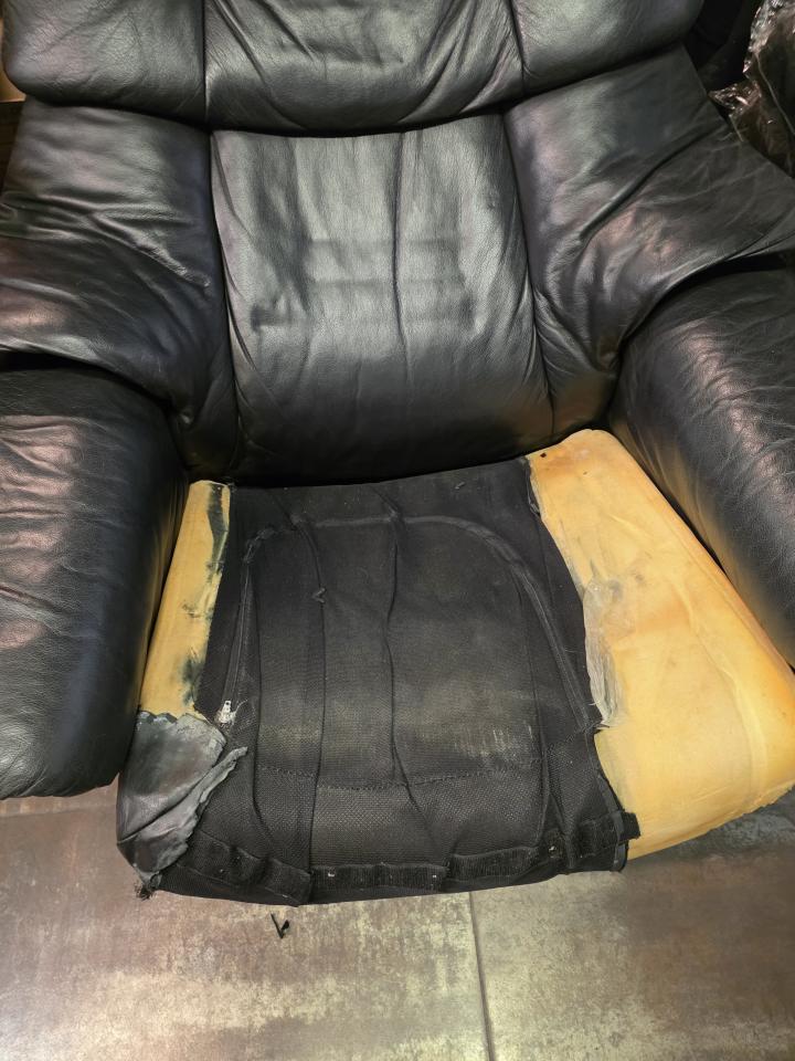 Furniture RepairJob photo