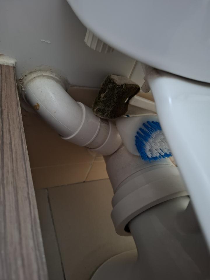 馬桶安裝工作照片