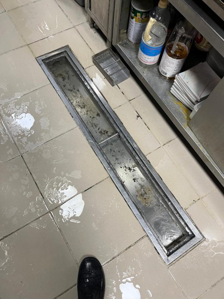 廚房清潔工作照片