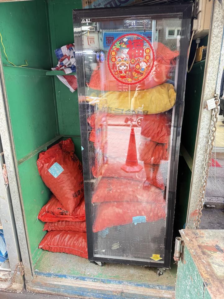 雪櫃維修工作照片
