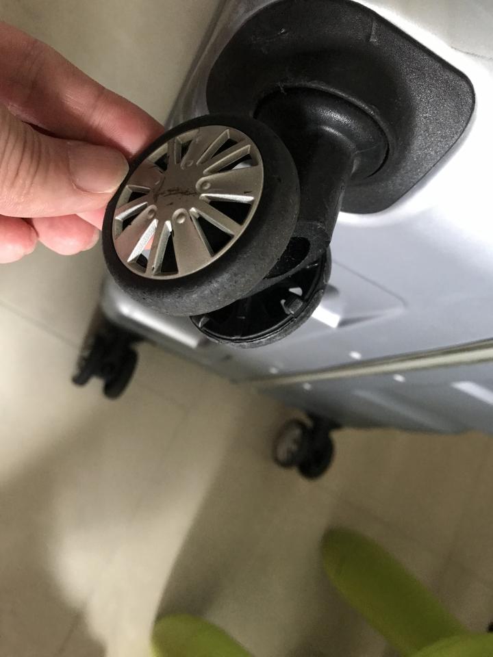 Luggage RepairJob photo