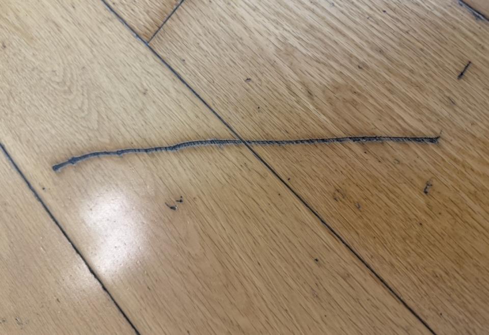木地板打磨翻新工作照片