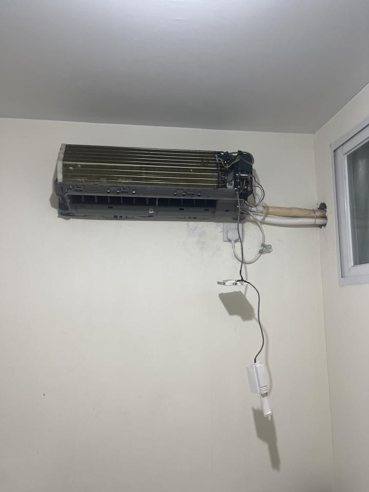 冷氣維修工作照片