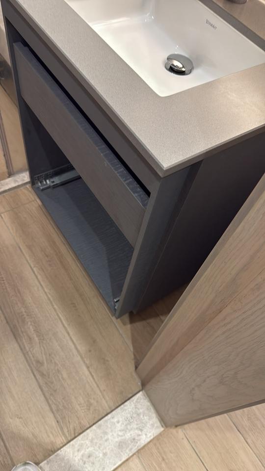 Furniture RepairJob photo