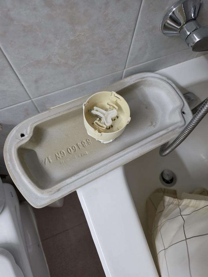 Toilet Installation & RepairJob photo