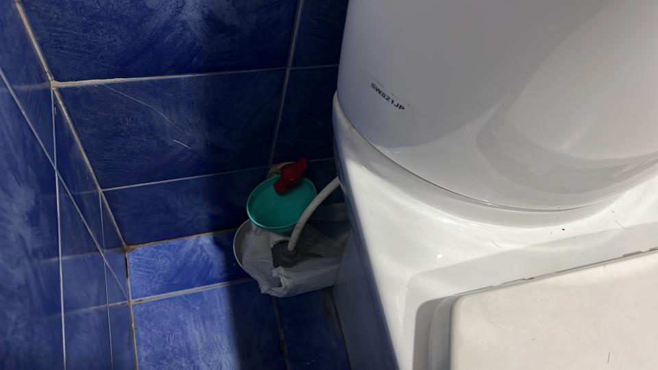 馬桶安裝工作照片
