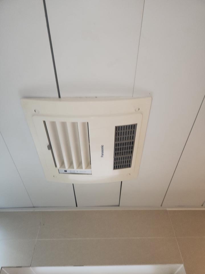 浴室寶安裝工作照片