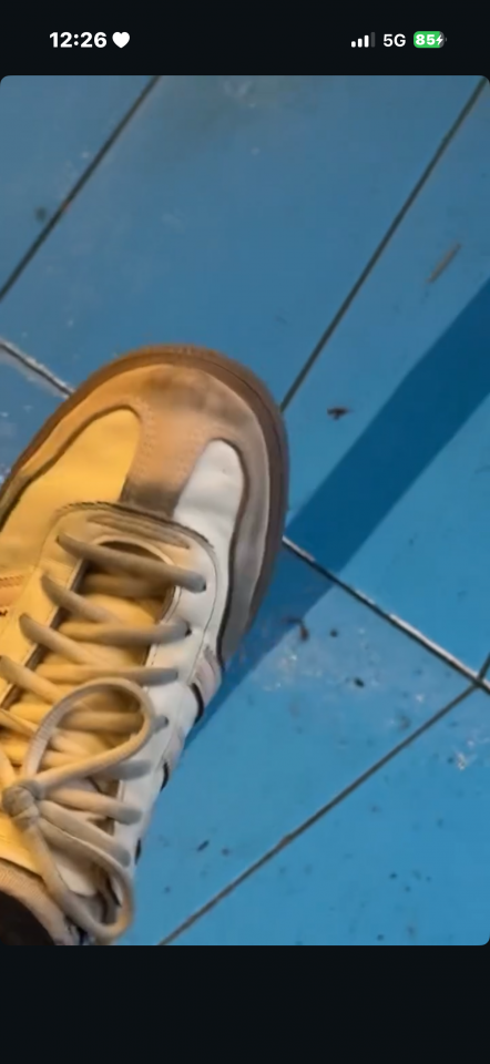 洗鞋工作照片